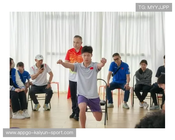 跳水队在高台项目加强心理训练,动作质量稳定 跳水队在高台项目加强心理训练,动作质量稳定