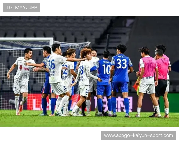 球队在中超积分榜上展开激烈争夺战，中超现在的积分榜