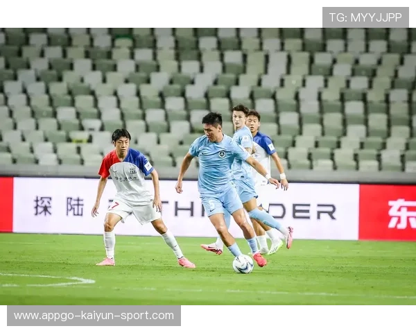 深圳新鹏城防线协防到位，连续封堵化解门前混乱